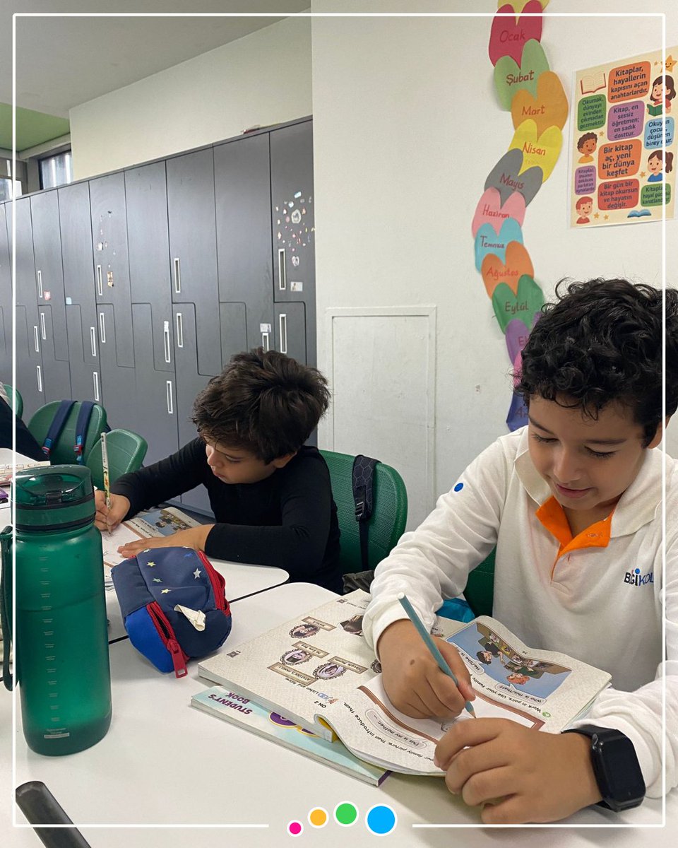 bilgikoleji_'s tweet image. 🎨 Family Time in 3/A!

3/A sınıfı öğrencilerimiz bugün İngilizce dersinde aile bireylerini tanıttı.

#BilgiKoleji #EnglishLesson #FamilyMembers #3A #SpeakEnglish #CreativeKids #BilgiİleBaşaracaksın #BilgiyeSevgiKatıyoruz