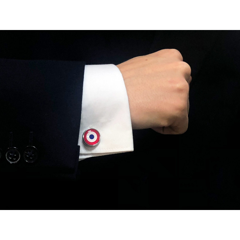 Aujourd'hui 11 Novembre, souvenons nous de ceux qui se sont battus pour la #France ! 🇫🇷 
#Bleuet 
lnkd.in/eA_vBsYU