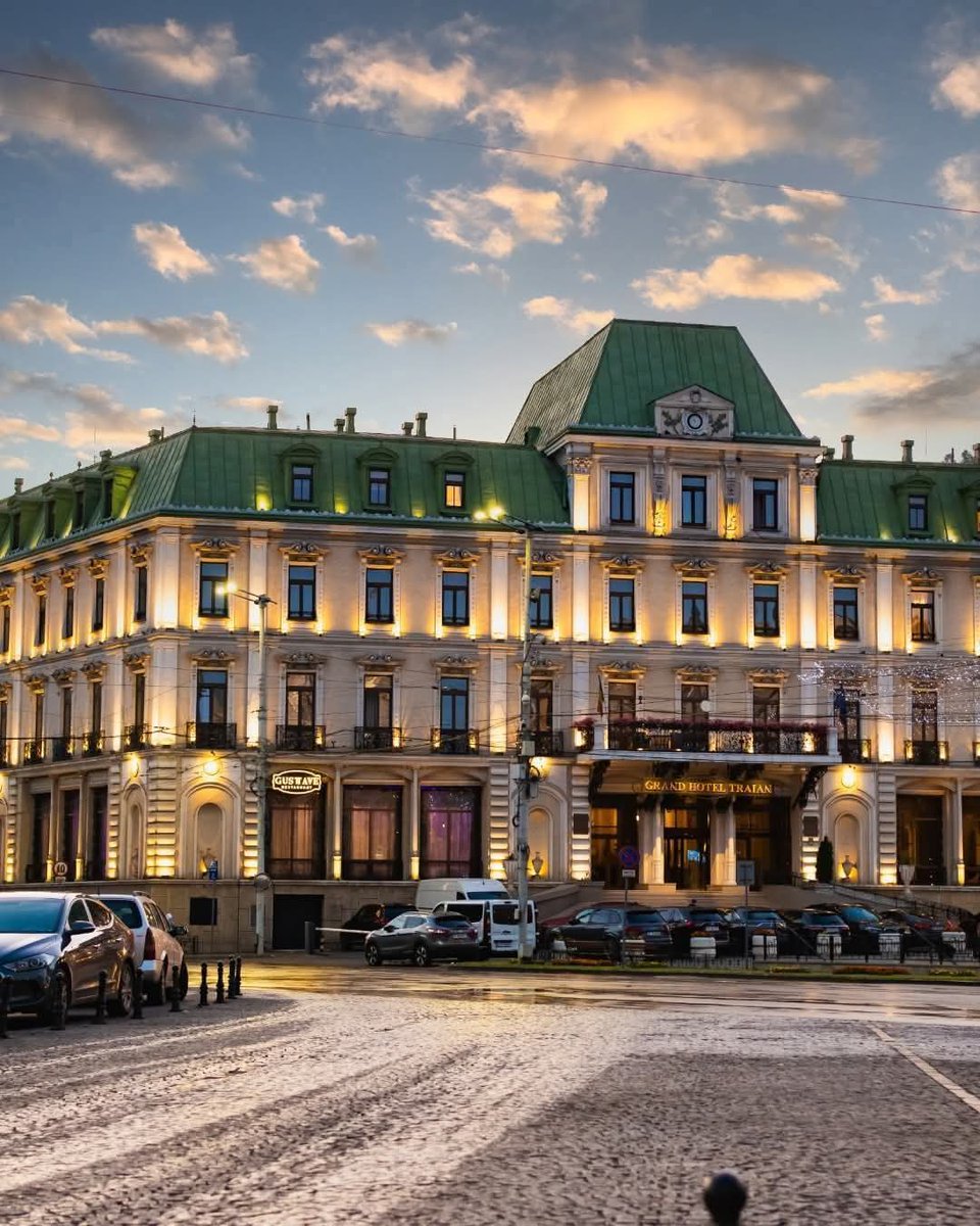 Travel_2Romania's tweet image. Hotelul Traian din Iași,singurul hotel din România proiectat de celebrul inginer Gustave Eiffel, același care a realizat Turnul Eiffel din Paris.
Construcția clădirii a început în 1879, structura metalică a fost concepută chiar in atelierele lui Eiffel din Franța.
