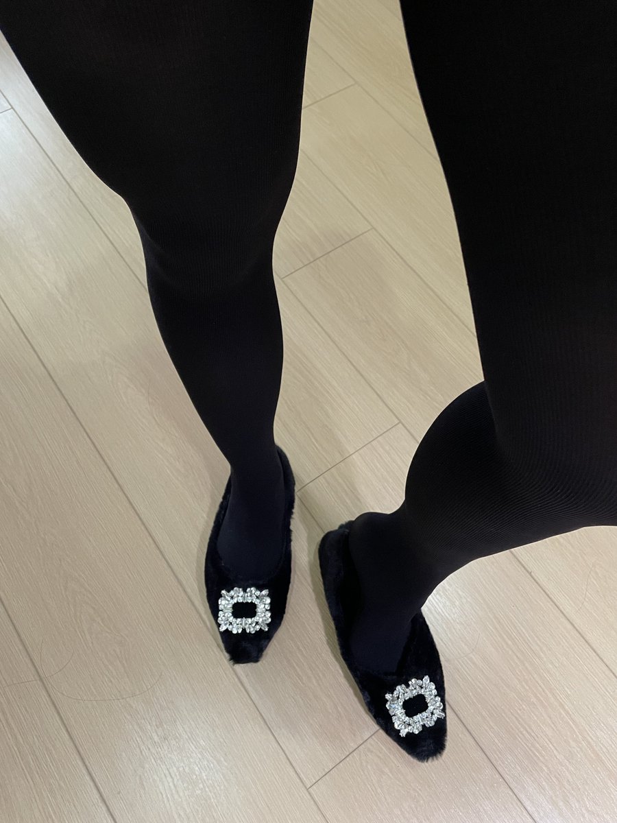 maliannvshen's tweet photo. 是装厚黑女神的季节吧 https://t.co/uwuuEcJd90