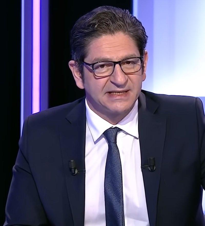 BeIN Sports binasını oyuncak silahla basan şahıs: 

"Ben eşimin telefonuna kurduğum uygulamayla eşimin konuşmalarını dinleyebiliyorum.

Bir olaya canının sıkıldığını anladım. Akşam eve geldiğinde bir şey olmadığını söyledi. Amirleriyle telefonda ne konuştuğunu sordum. Çünkü