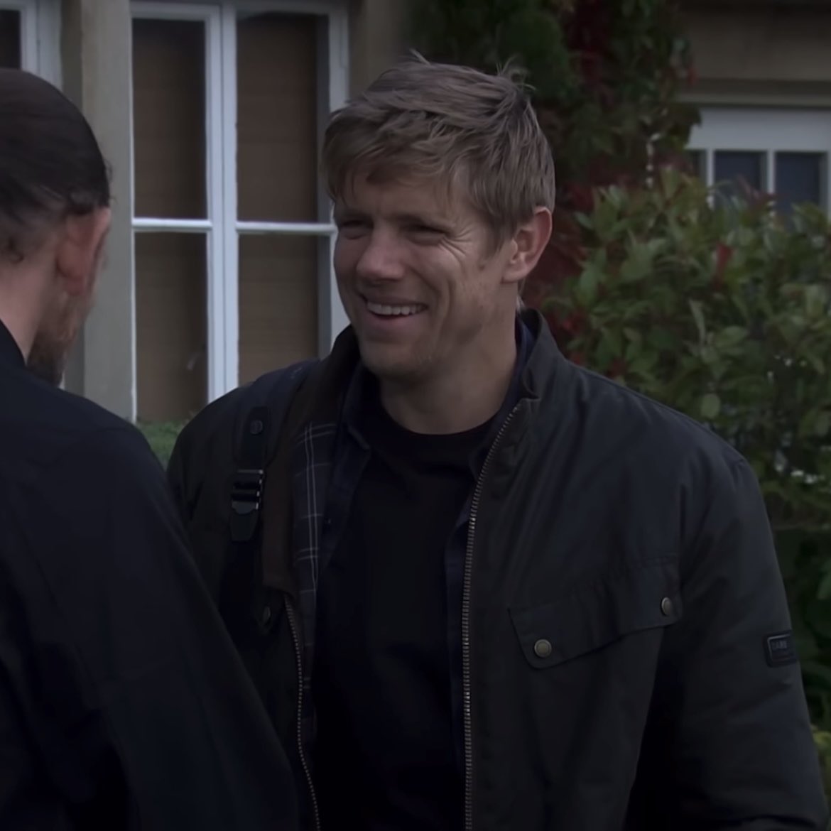 silvercastless's tweet image. big fat yes to this new coat btw. he looks gorg