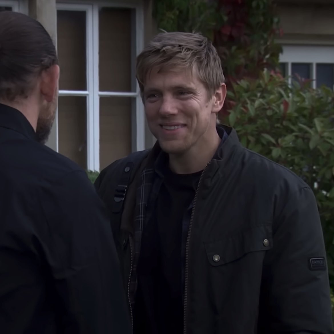 silvercastless's tweet image. big fat yes to this new coat btw. he looks gorg