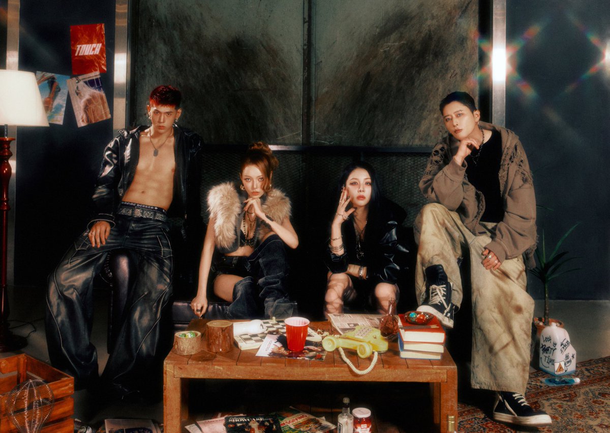 Info ㅡ #KARD จะมาไลฟ์ผ่านอินสตาแกรม วันพรุ่งนี้ เวลา 15:00 น. (ไทย)

Instagram LIVE with KARD ❤️‍🔥
See you tomorrow at 5PM on Instagram Live👋

⏰ 2025.11.12 (WED) 5PM (KST)
📍 KARD Official Instagram Channel 

▶️instagram.com/official_kard/

#KARD #카드