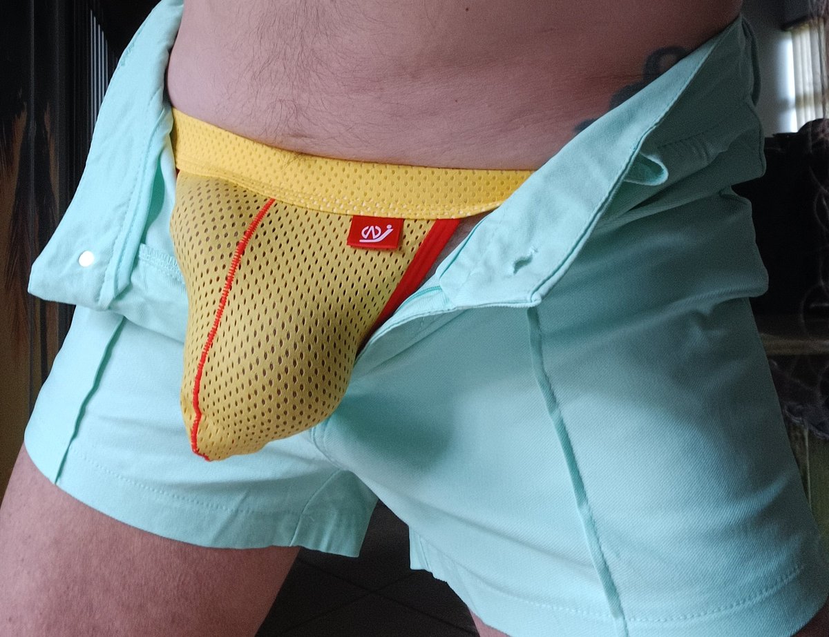 Expose your Bulge this Tuesday 🍆🍆