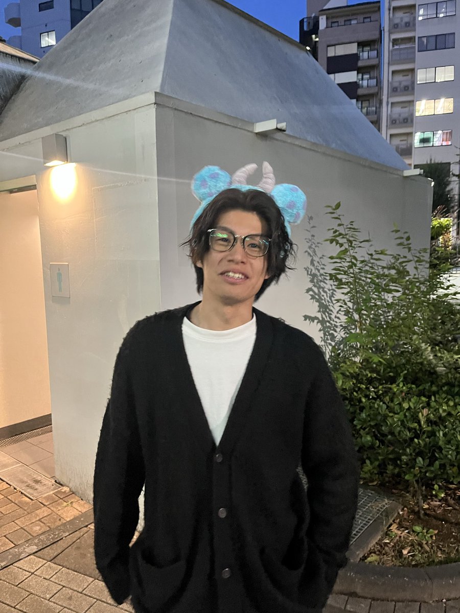 東京のオーディション行くのに、野尻野だけ前日から家族とディズニー行ってて、合流したらこんなんしてきた。
こいつだけディズニーのついでにオーディション受けてる。