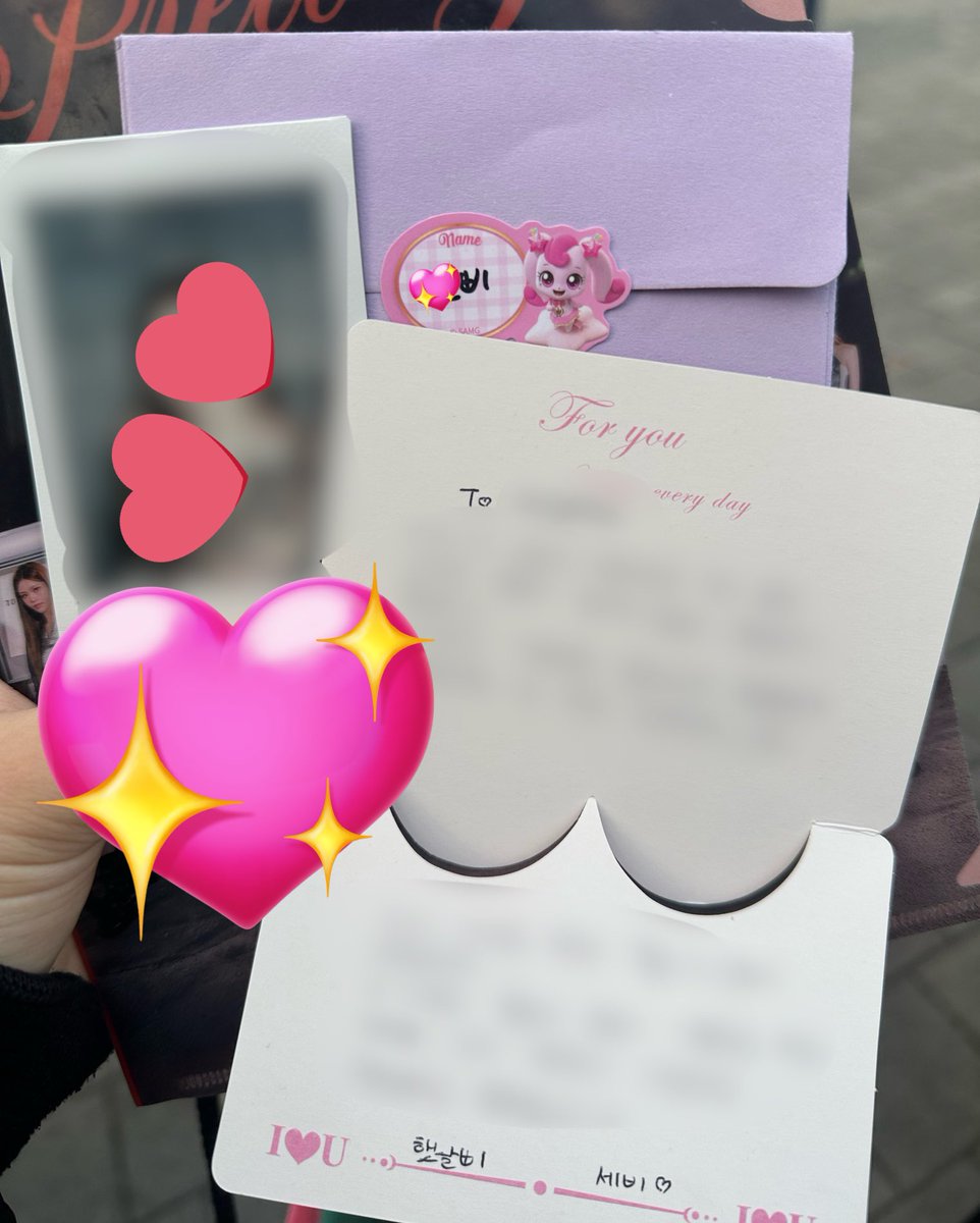 myluvbbit's tweet image. 세비 막방이라고 한명한명 이름써서 편지 써주고 싸폴에 쿠키랑 꽃인형 줬어….. 세비가 쓰는 향수 직접 뿌리고 하나하나 만들었대..🥺🥺
