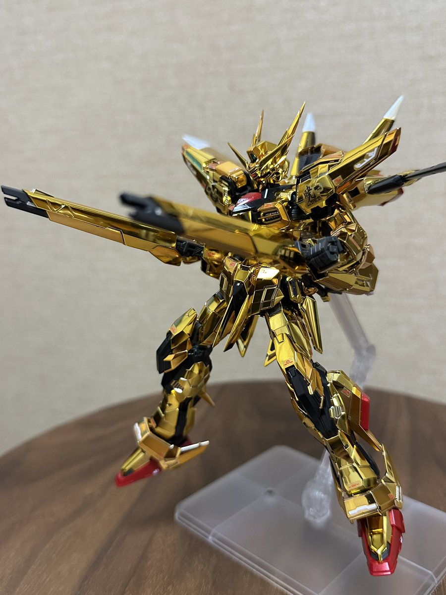 PARA_89314_'s tweet photo. RGアカツキ完成✨

カッコイイ😍

暁はストライクがベースという事は…？

👇👇👇に続く

 #ガンプラ 
 #ガンプラ好きと繋がりたい https://t.co/8uwsnfv0zw