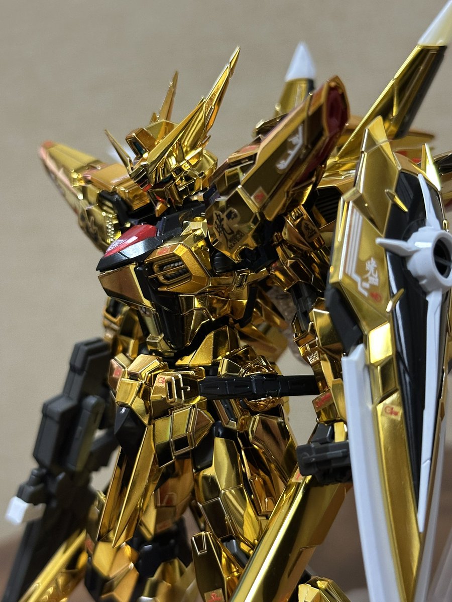 PARA_89314_'s tweet photo. RGアカツキ完成✨

カッコイイ😍

暁はストライクがベースという事は…？

👇👇👇に続く

 #ガンプラ 
 #ガンプラ好きと繋がりたい https://t.co/8uwsnfv0zw