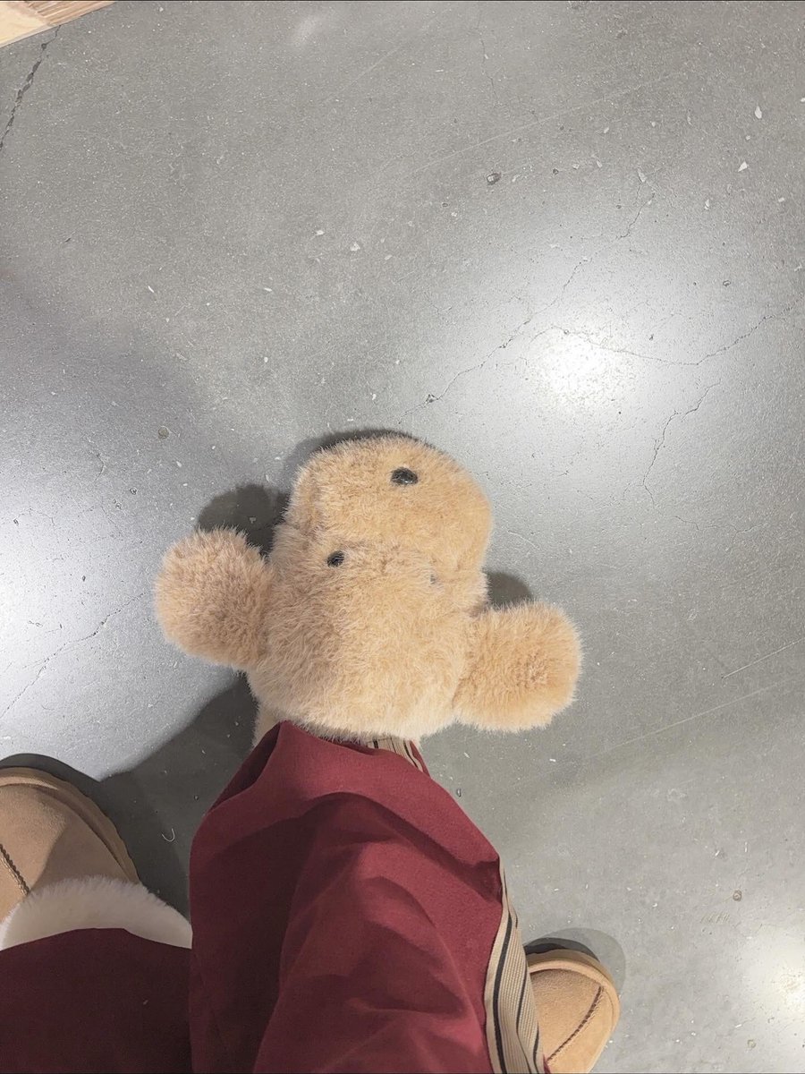 nana2841's tweet photo. ドーナツ屋で履くスリッパ
これにしようか悩んでやめてきた
#耳踏んで転びそうだから
#ドーナツ屋のひとりごと
#コストコ https://t.co/3W5rAVe4ZB