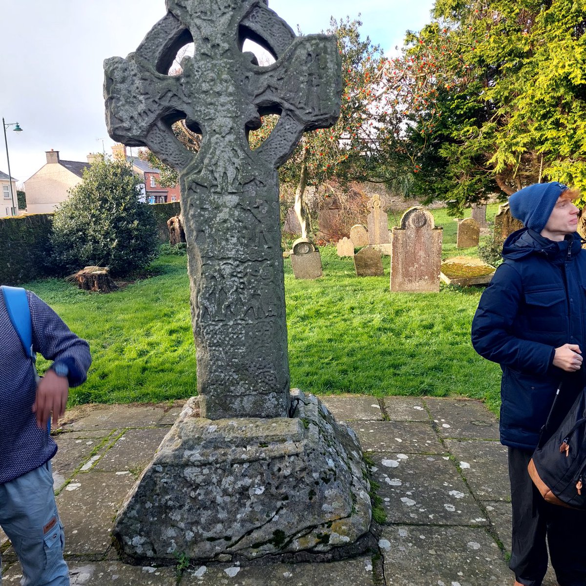 HeritageMU's tweet image. ICH students exploring the Hill of Tara and learning about high crosses in Kells yesterday. 

As part of our Certificate, students learn about and explore some of the most iconic sites in Ireland. Learn more about our course here: maynoothuniversity.ie/irish-cultural… 

📷Sinéad Wright