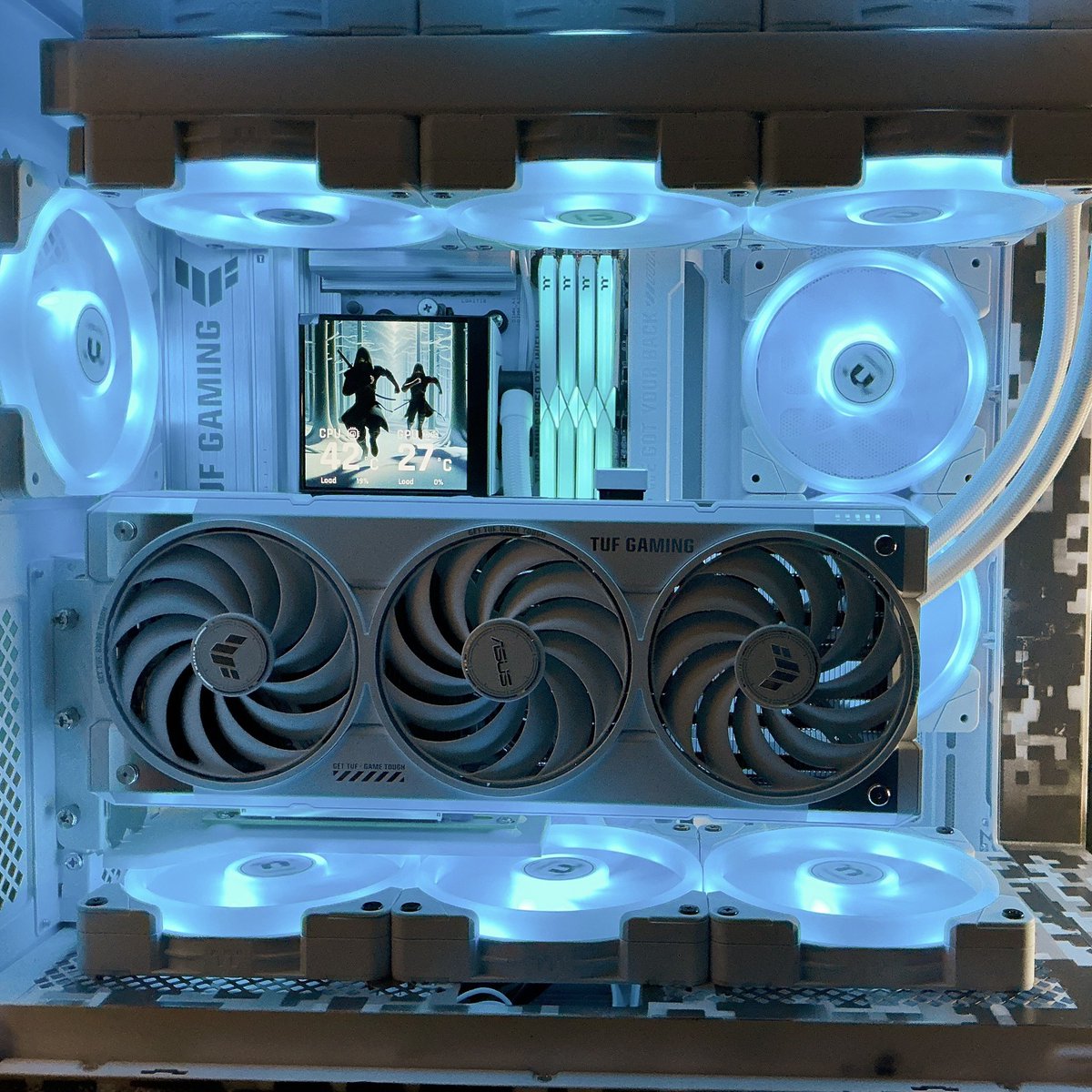 Thermaltake_UK_'s tweet image. Stealth. Precision. Silence.
Hidden in plain sight — the camo-clad Thermaltake View 290 delivers cold performance under cover.
🪖Camo perfection by @shadowbuilds_
🔗 bit.ly/VIEW290TGARGB
#thermaltakeuk #view290 #pcbuilder #GamingSetup2025 #StealthBuild #CamoDesign