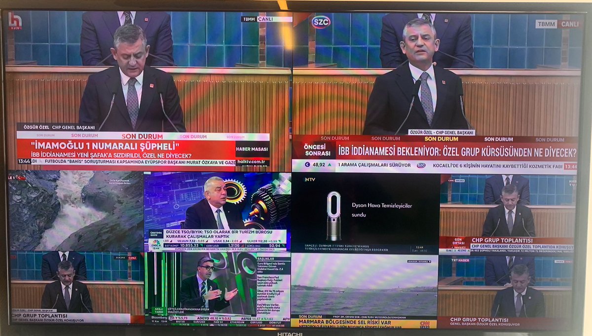 Özgür Özel Meclis’te konuşuyor. Canlı yayınlamayan kanallar CNN Türk, NTV ve tabii ki TELE 1. 

Orta hatta sol en köşedeki dağlar dereler yayını yapan kanal Tele 1 bu arada..

Ne deseniz inandıramazsınız…