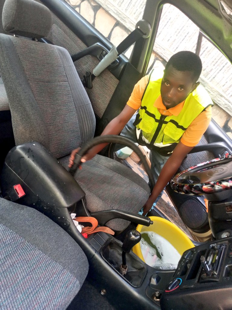 Complete Home Care Cleaning company Ltd 
Tukogereze imodoka tugasanze mu rugo iwawe 
Duhamagare 0780 575 873