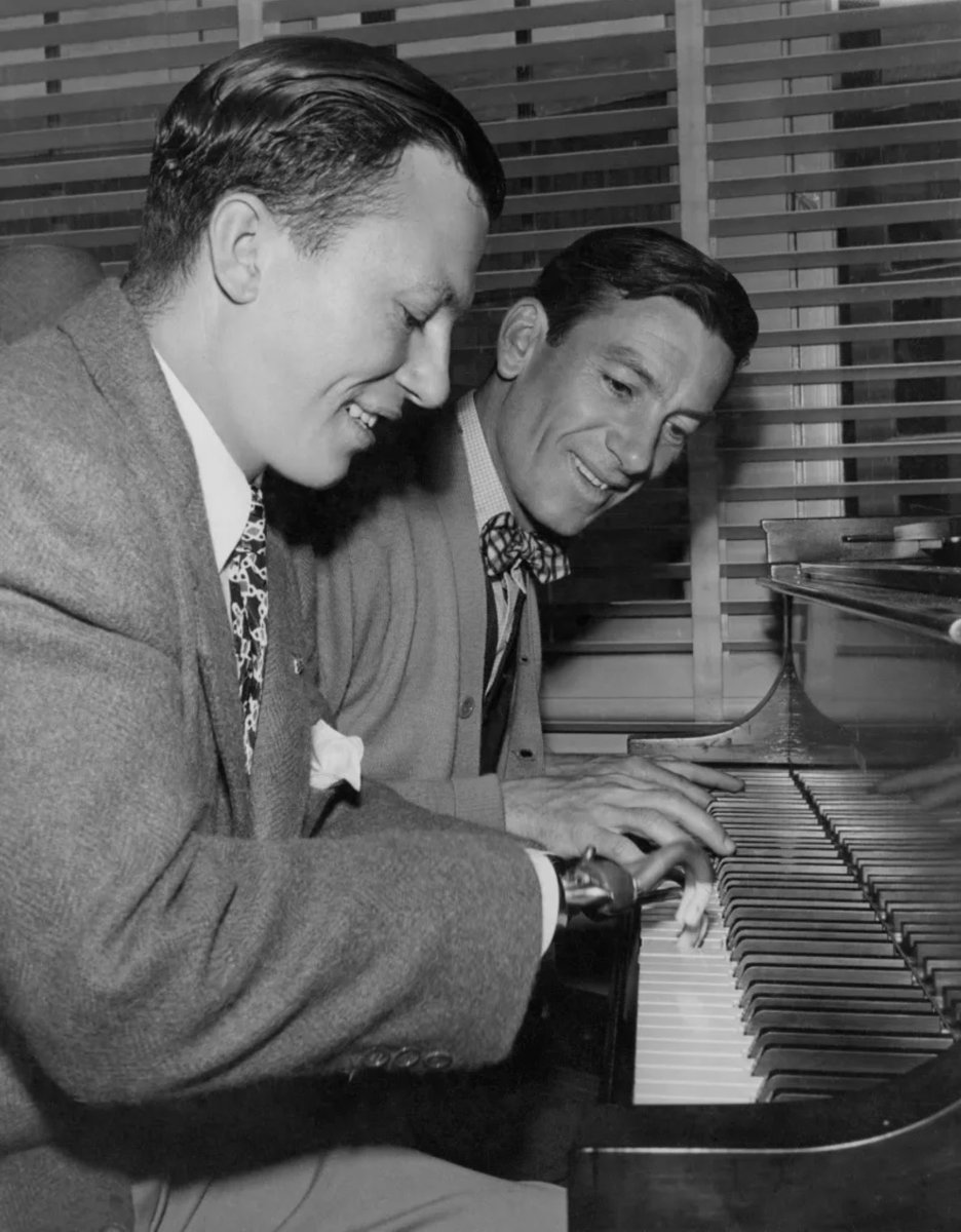 Thank you, Veterans. We are grateful. #VeteransDay 🇺🇸

Harold Russell and Hoagy Carmichael, THE BEST YEARS OF OUR LIVES
