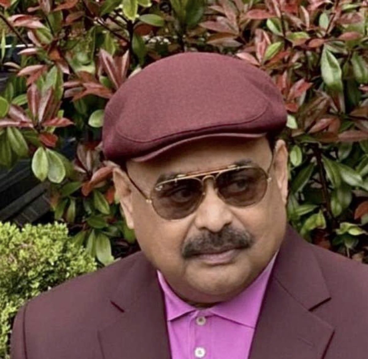 پاکستان میں اس وقت27ویں آئینی ترمیم  ! الطاف حسین نے حقیت بیان کردی 👏👏 فوج اوراسکے جرنیلوں کو گالی دینااورانہیں موردالزام ٹھہرانا ایک فیشن بن گیاہے۔ اگر سوچ وفکرکو فیشن کی طرح اپنایا جائے تو یہ درست نہیں