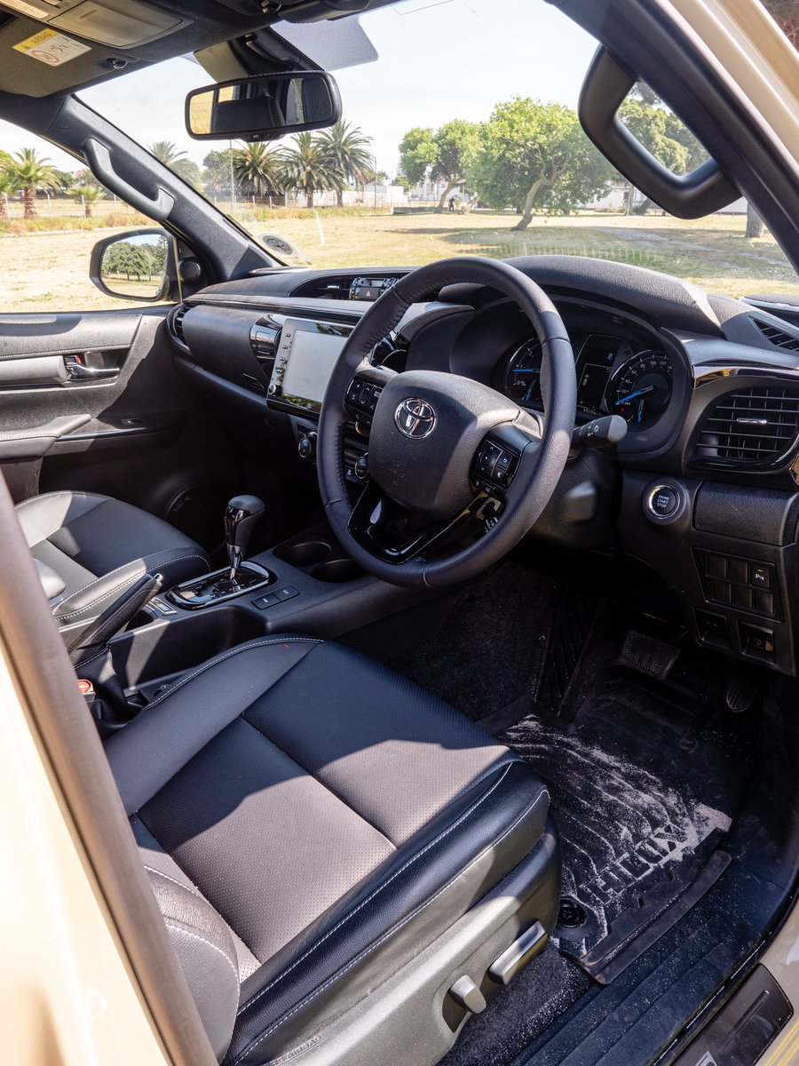 SnapChange's tweet image. While images of the upcoming 9th-gen Hilux have been circulating, this Legend 55 is the latest special edition Hilux currently on sale in South Africa, celebrating 55 years of Hilux heritage in our country.

My full  YouTube review : youtu.be/oM5ky5Y-ry8