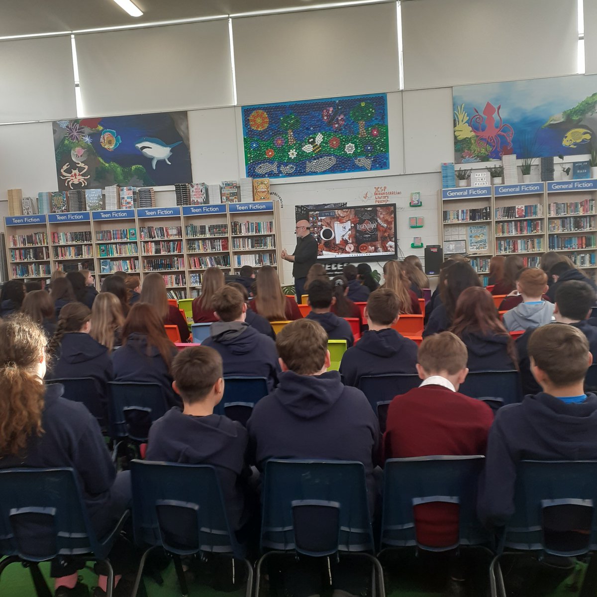 TrinityCompLib's tweet image. Yesterday we had Reuben the Entertainer in to deliver a stand-up comedy show on the perils of social media called &apos;Hacked&apos;. We all had a great laugh as well as learnt about internet safety. @jcsplibraries @TrinityComp_