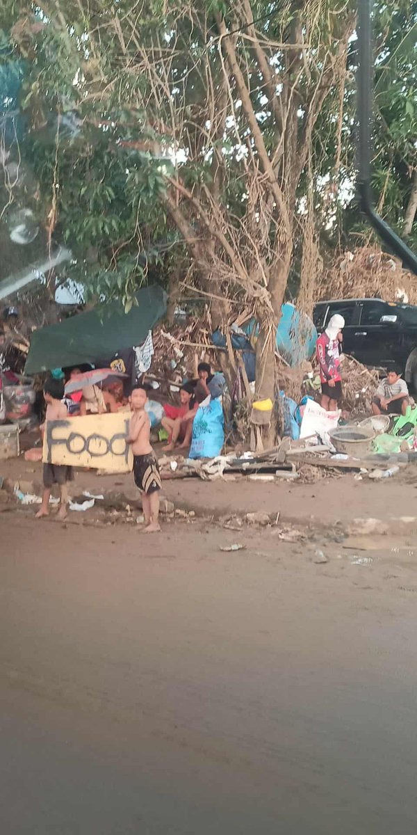 An estimated 2.4 million people (680,431 families) have been affected by Typhoon Kalmaegi. As of 7Nov, 302,008 people (83,139 families) are currently inside 2,936 evacuation centres, while 75,325 people (22,184 families) are temporarily staying with relatives or friends. UNOCHA.