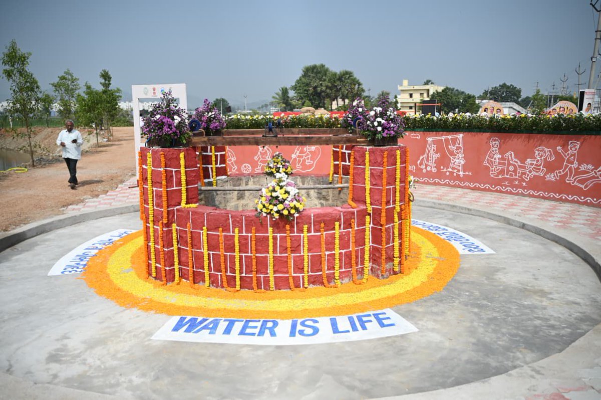 MadhavBJP's tweet photo. ఈరోజు గుంటూరు జిల్లా వెంగలయపాలెం చెరువు వద్ద నిర్వహించిన వాటర్‌షెడ్ మహోత్సవం మరియు మిషన్ వాటర్‌షెడ్ పునరుద్ధరణ ప్రారంభోత్సవం కార్యక్రమంలో కేంద్ర వ్యవసాయ, రైతు సంక్షేమం మరియు గ్రామాభివృద్ధి శాఖ మంత్రివర్యులు శ్రీ @ChouhanShivraj గారు, కేంద్ర మంత్రి డా. @PemmasaniOnX గారు, ఆంధ్రప్రదేశ్ రాష్ట్ర పర్యాటక శాఖ మంత్రి శ్రీ @kanduladurgesh గారితో కలిసి పాల్గొనడం జరిగింది.

@BJP4India @narendramodi @BJP4Andhra