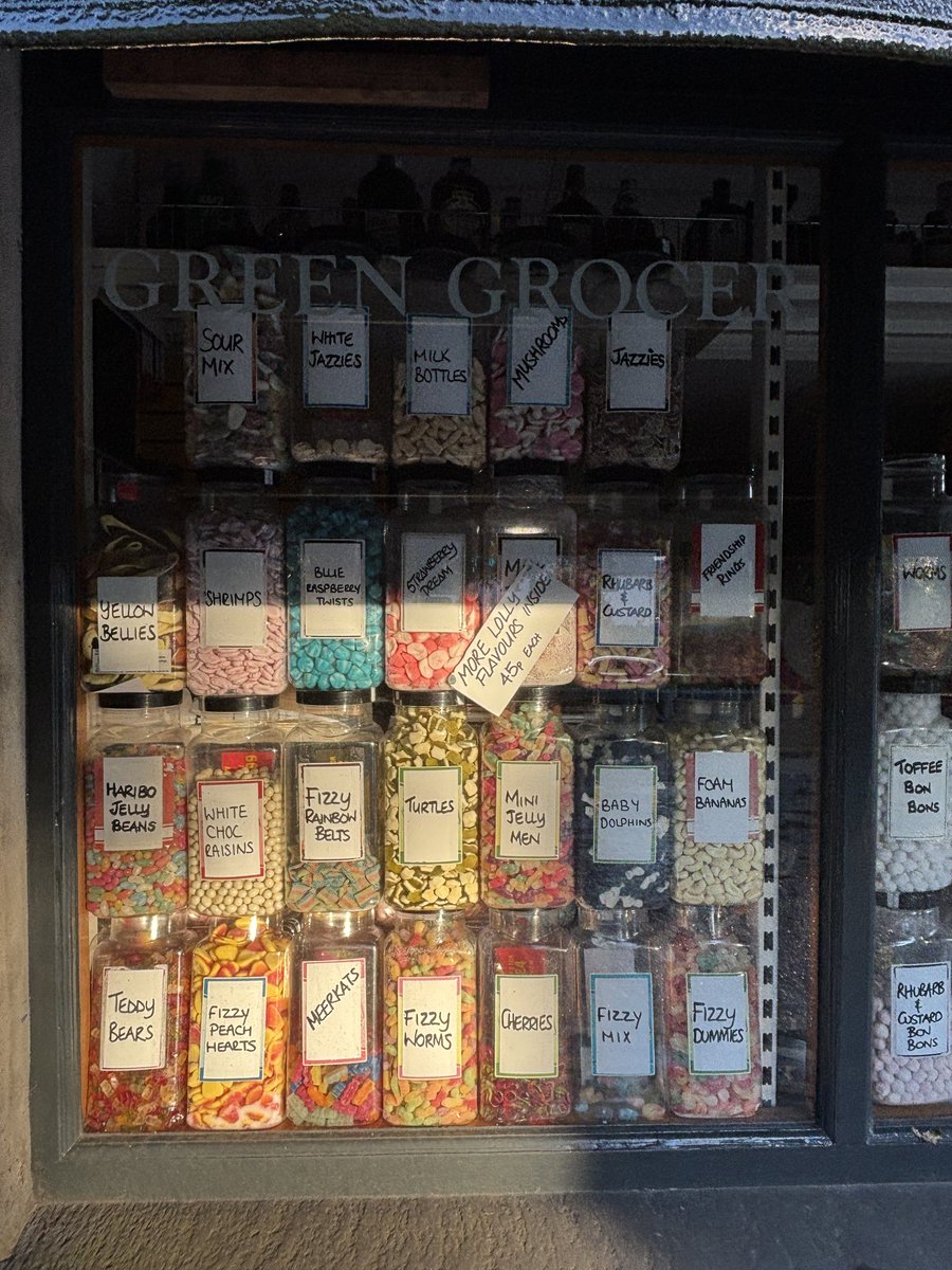 Good_Night_Pics's tweet photo. Coniston 
02.11.2025
#Coniston #LakeDistrict #greengrocer #SweetShop #Sweets #streetcamera #StreetSnap #travelphotography #streetphotographer https://t.co/2aDNyvdAGw