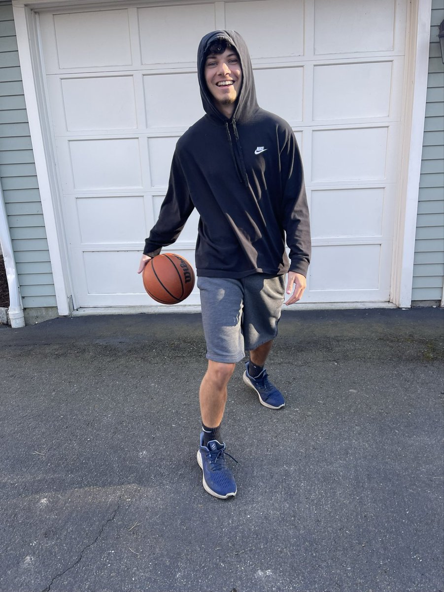 Chad Benz 🛸 tweet media