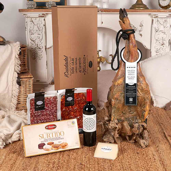 Un lote exclusivo que reúne una paleta de cebo ibérica 50% raza ibérica selección, vino tinto Mesta Tempranillo, queso curado, embutidos ibéricos y dulces tradicionales.
#LotesNavideños y #CestasdeNavidad
elpaladar.es/es/lote-empres…