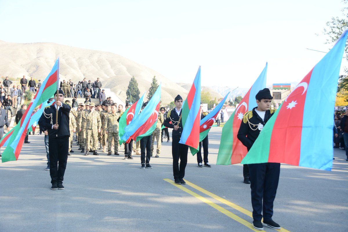 Göyçayda “8 Noyabr - Zəfər Günü”nün beşinci ildönünü təntənə ilə qeyd olunub.

Ətraflı: shorturl.at/mBIqO

#ZəfərGünü #GöyçayRayonXəbərləri #GöyçayRayonİcraHakimiyyəti #GöyçayRİH #RİH #Göyçayrayonu #Göyçay #İcraHakimiyyəti