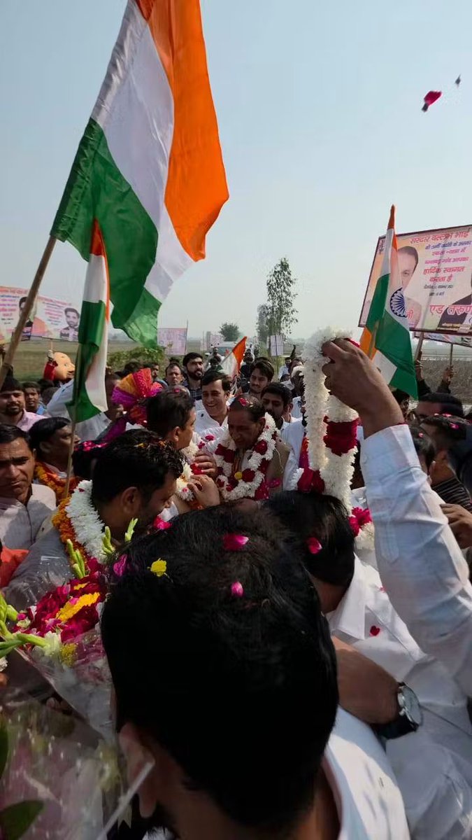 भारत की एकता और अखंडता के प्रतीक लौह पुरुष सरदार वल्लभभाई पटेल जी की 150वीं जयंती के उपलक्ष्य में निकली सरदार <a href="/150/">150</a> यूनिटी मार्च दादरी विधानसभा के ग्राम बम्बवाड़ पहुँची, जहाँ ग्रामीणों ने अत्यंत भव्य स्वागत कर देशभक्ति और एकता की मिसाल पेश की।

गाँव की गलियों में तिरंगे झंडों की