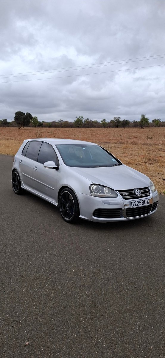Bofelo23's tweet photo. Good day, good people ke nale sad story. Nthuseng go rekisa koloi yame📍
1. Golf 5 R32 🚘
2. Asking Price: 90K 
3. Location: Mahalapye 
Contact Details: 71483481 or 74806508, my App number 

Engine: ✅️
Gearbox: ✅️
Interior and Exterior: ✅️
Tyres: ✅️
Mileage: 123K km https://t.co/nxdKaU0w3A