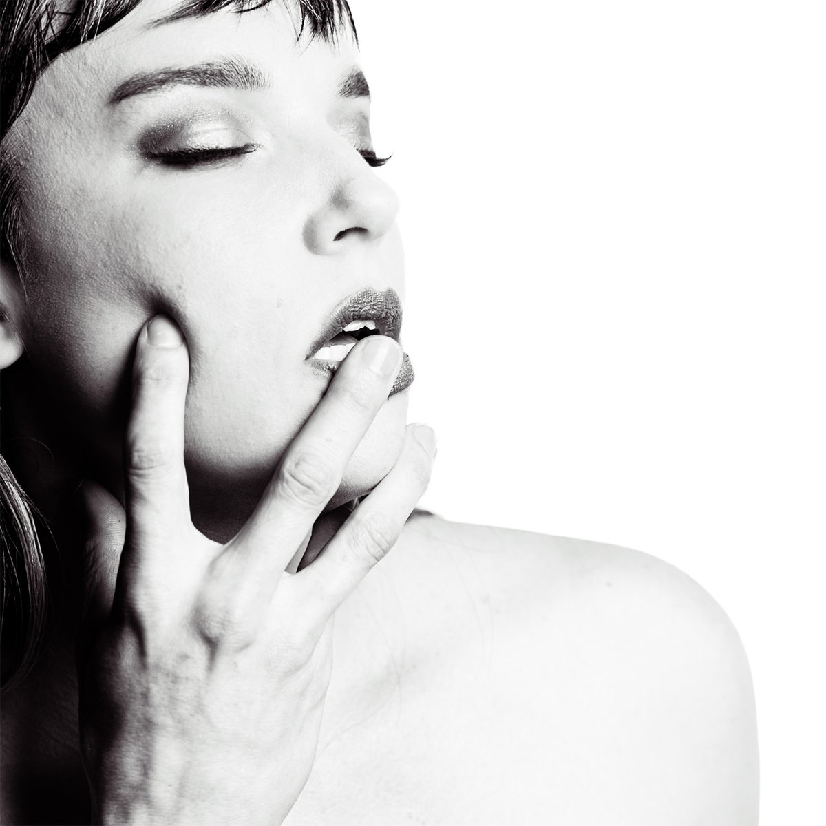 wmj_intl's tweet photo. 【Halestorm】
現在ツアー中の #ヘイルストーム
最新アルバム『Everest』から
「Like A Woman Can」と
「How Will You Remember Me」の
ライヴ音源をリリース！

視聴はこちら☛
🎧https://t.co/DtObVpabcW

リジー姐さんの声はやっぱり元気がでる🔥 https://t.co/DfxpgBKz3J