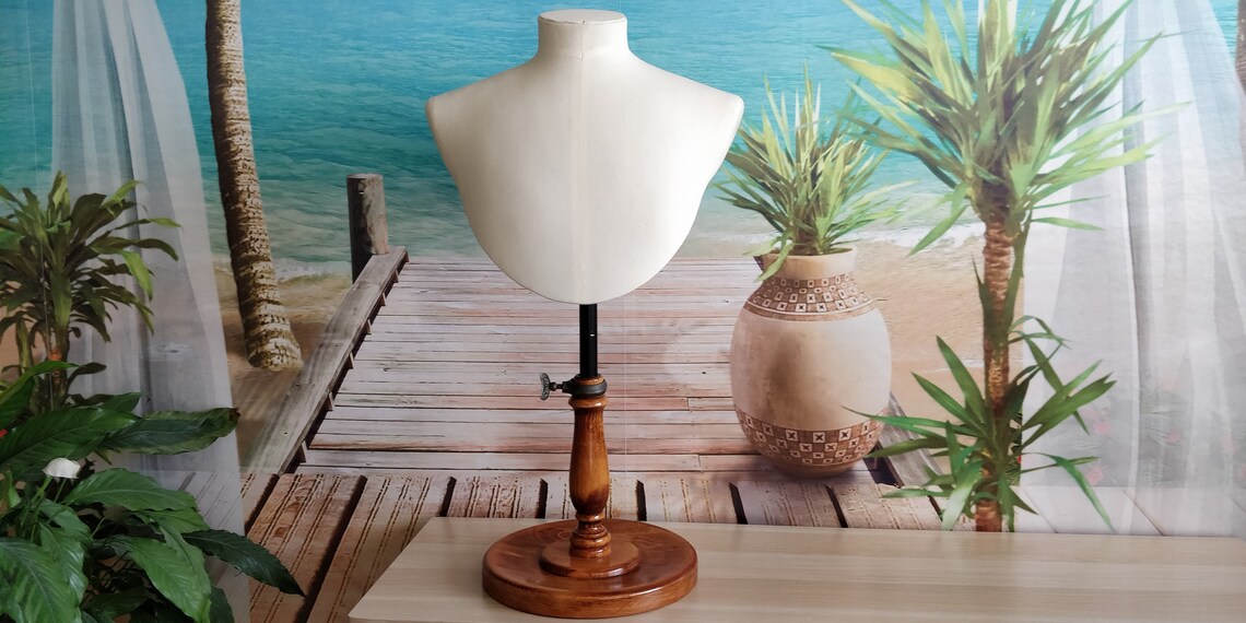 IGOR2691's tweet image. #Unique #Mannequin #PROPORTION #London. #Vintage #Bust made in #England. #Torso #Displey #Showcase. #Countertop #Tabletop Mannequin Buste #dress form etsy.me/3vf20IF