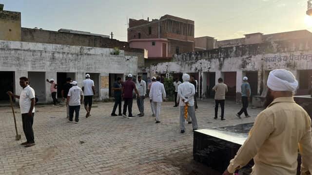 भारत सरकार के निर्देशानुसार 2 अक्टूबर को स्वच्छ भारत दिवस के उपलक्ष्य में नगर पालिका गोविन्दगढ द्वारा श्रमदान किया गया। जिसमें मुख्य अतिथि रामगढ़ विधायक श्री मान सुखवंत सिंह जी रहे।