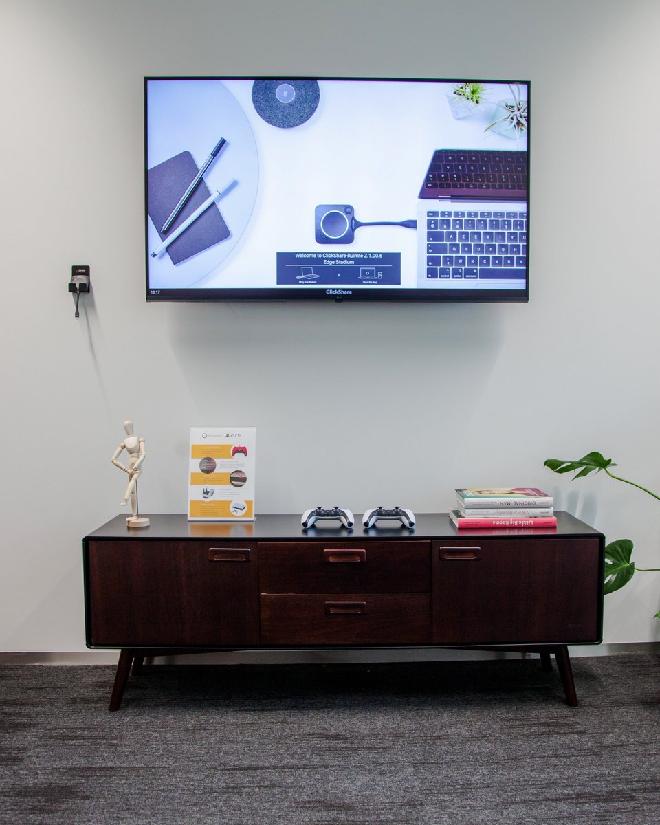 Edge_Workspaces's tweet image. Even at work, we try to keep a bit of play in what we do.
When we stop playing, we stop creating.
Focus is important, but curiosity keeps things alive.

#WhereWellbeingWorks #EDGEWorkspaces