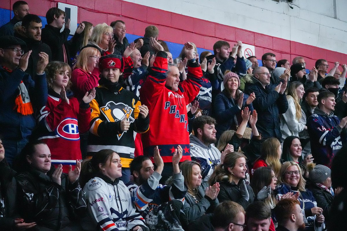 There were 1️⃣1️⃣3️⃣9️⃣ of you in the arena for Sunday night's game against the Lightning - thank you for your continued support! 🤍

Lets smash the 1000 attendance again this week as we take on the Basingstoke Bison on Sunday night!!

🎟️ iceaccount.co.uk/peterborough-p…

#WeArePhantoms