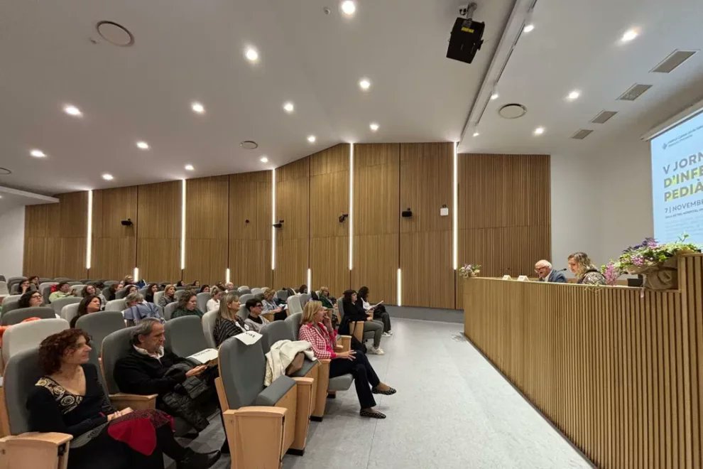 Professionals de l'<a href="/icscat/">ICS. Generalitat</a> d’infermeria pediàtrica de l'hospital i <a href="/primariaicscat/">Atenció Primària i a la Comunitat de l'ICS</a> de Lleida s’han trobat a l’<a href="/harnaulleida/">Hospital Universitari Arnau de Vilanova</a> per compartir coneixement i millorar l’atenció als infants.

Un espai per créixer plegats en salut infantil! 🩺