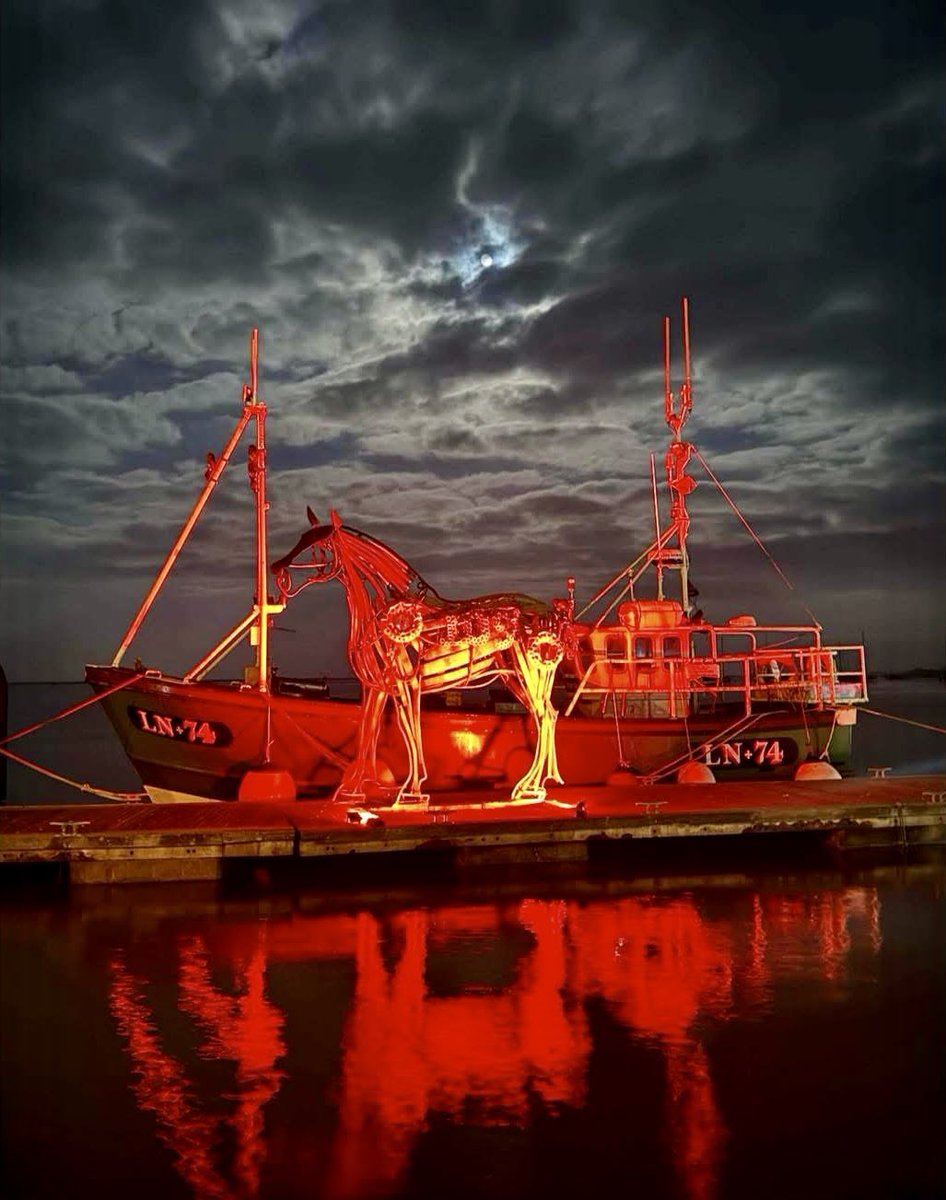 This beautiful remembrance of the 109 who died in the war from Wells next the sea in Norfolk UK. The horse represents the lifeboat horse from yrs ago. In summer months sits out in the quay, winter on the harbour boardwalk or in storage. Made of metal &amp; driftwood #wewillremember