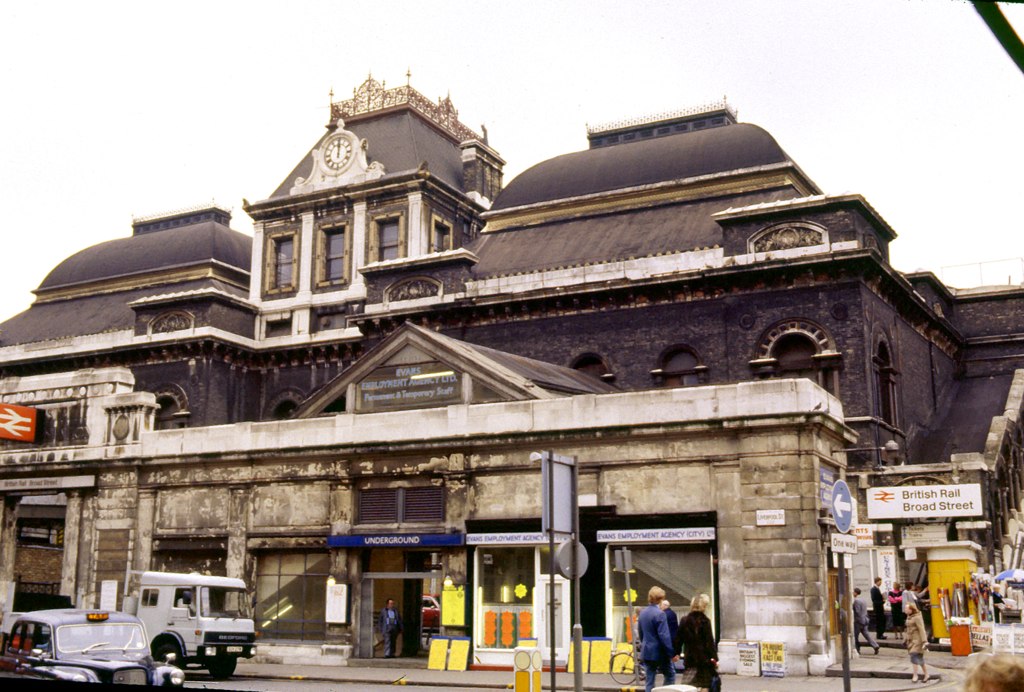 Demise of a London terminus - Broad Street station 1984