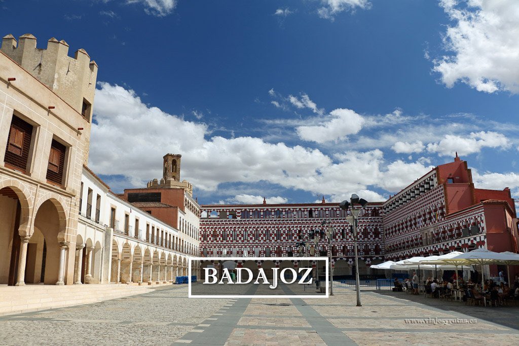 Twitter haz tu magia como en 2022 cuando fuimos a Murcia. En un par de semanas iremos de viaje a BADAJOZ y me gustaría que nos recomendaran cosas que ver, sitios donde comer, comidas típicas, incluidos postres que soy un goloso, etcétera.