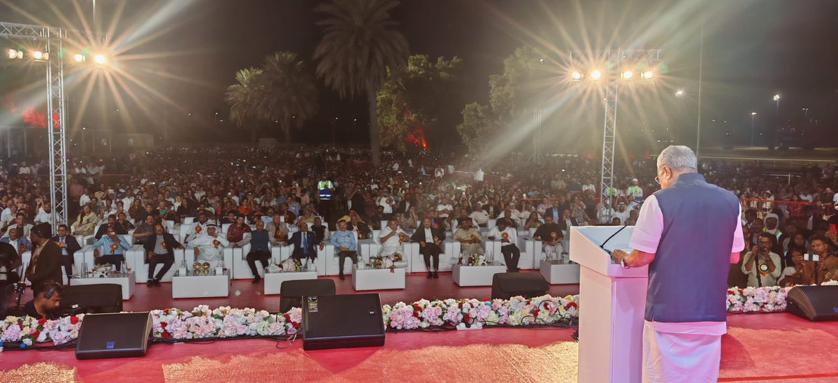 Adarsh324248's tweet image. കേരള മുഖ്യമന്ത്രി @pinarayivijayan യു.എ.ഇ. പ്രസിഡന്റ്‌ക്കും രാജകുടുംബത്തിനും ഇന്ത്യക്കാർക്ക് സുസ്ഥിരമായ ക്ഷേമവും മെച്ചപ്പെട്ട ജീവിതവും ഉറപ്പാക്കിയത് കൊണ്ടുള്ള നന്ദി അറിയിച്ചു. 🇮🇳🤝🇦🇪
#KeralaCM #IndiaUAE #IndianCommunity #UAE #Welfare #BilateralRelations #IndianDiaspora #Gratitude