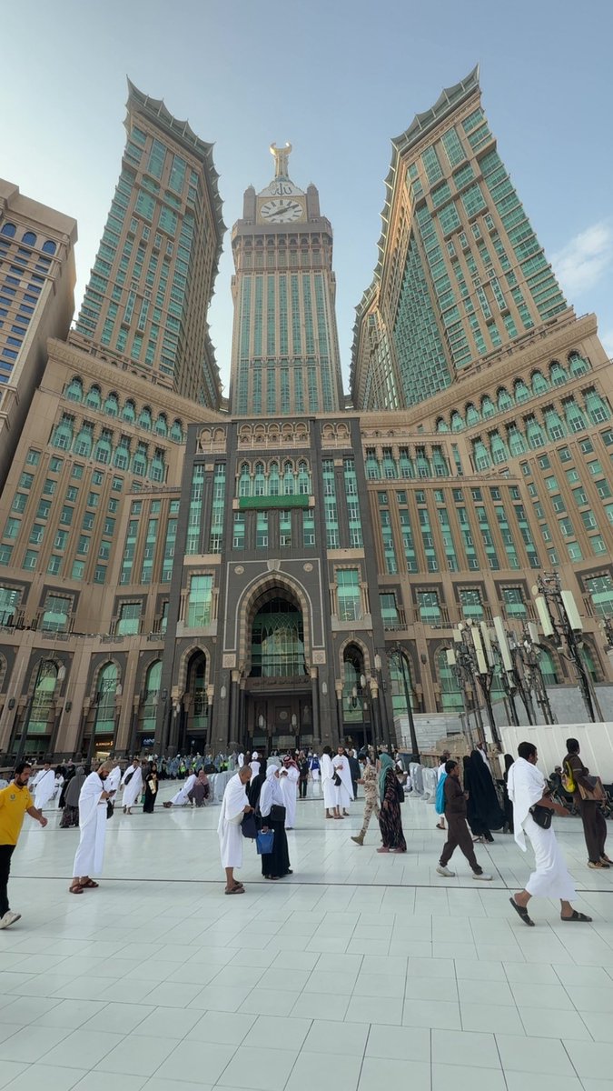 it0z2's tweet image. حمدلله على نعمه الجوار، من كثر المشي كل يوم اقفل اكثر من 20 الف خطوه حمدلله على نعمه الصحة