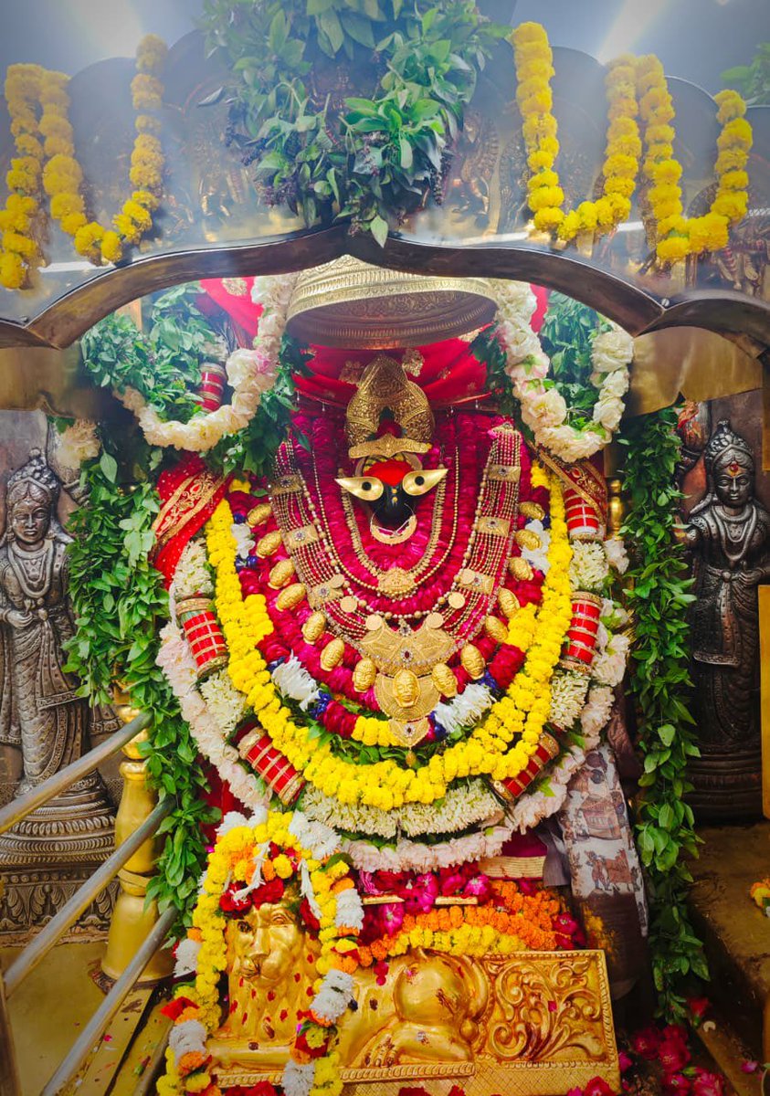 maavindhyasini's tweet photo. राजश्री आरती दर्शन 🙏🏻🚩🙇🏼‍♀️ https://t.co/htqYXfSrzX