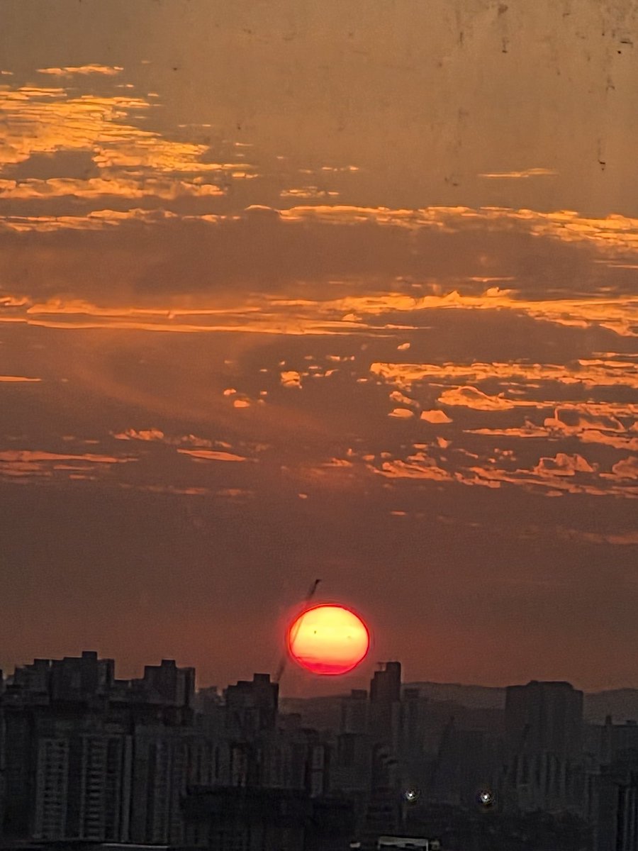 <weverse post 111125>

the sun is setting today