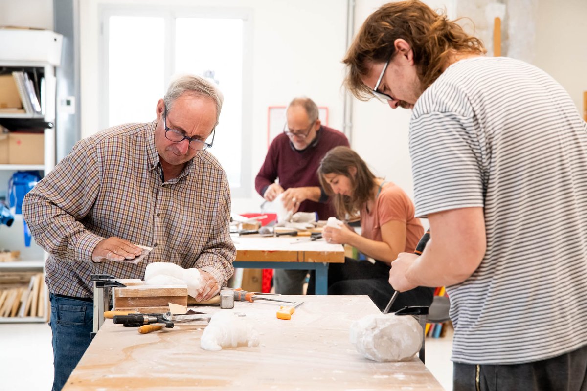 ¿Tienes una idea cultural que te gustaría ver en <a href="/HarineraZgz/">HarineraZgz</a>? 

Buscamos propuestas inclusivas, accesibles y creativas para formar parte de la programación de enero a mayo de 2026.

👩‍🎨 Si eres artista, colectivo o simplemente tienes un proyecto que encaja con la filosofía