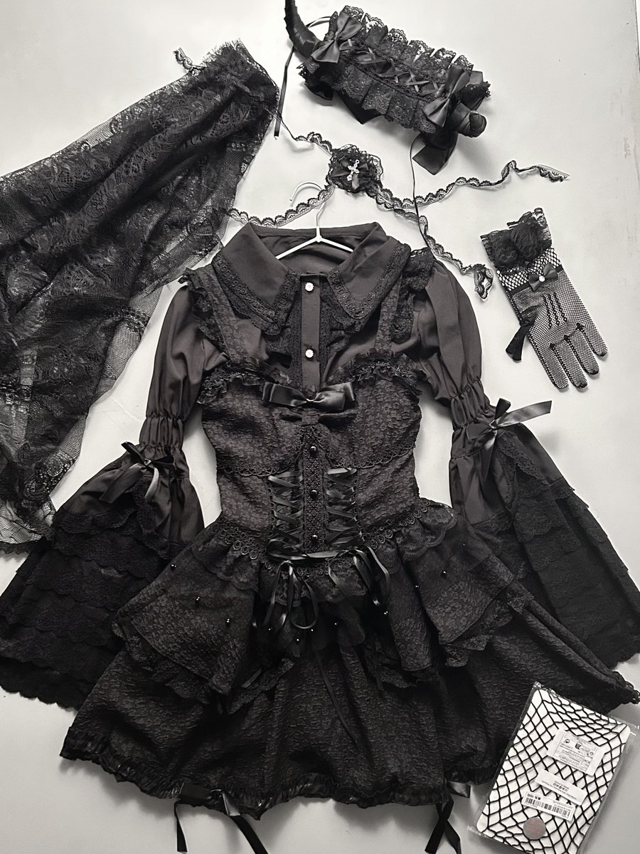 【 9月衣装 / 到着済  】
衣装/ 漆黒ロリィタ
color /  黒
サイズ/ S
ストッキングはご持参下さい
被写体募集中