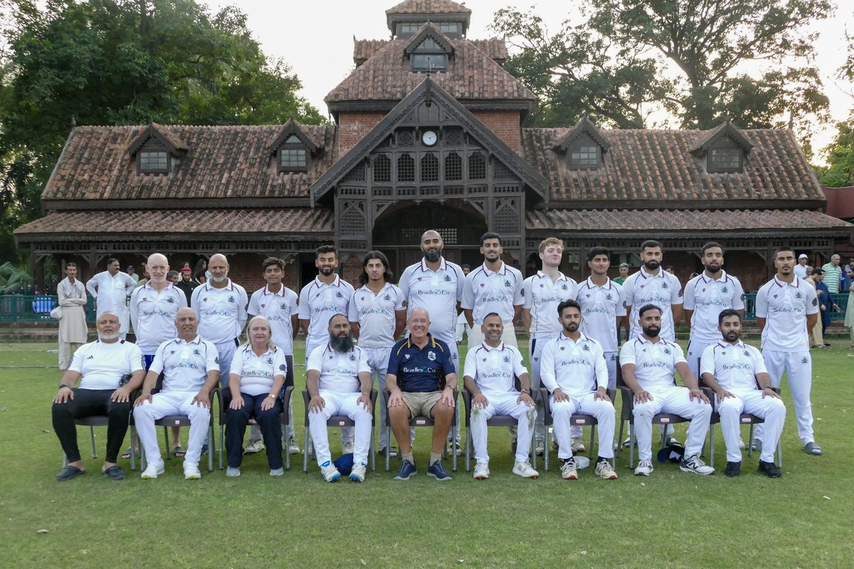 ECB_cricket's tweet photo. Essex club Wanstead & Snaresbrook takes great satisfaction from its multiculturalism, charitable fundraising and broadening the horizons of its members.

Following the season they toured Pakistan as a means to further understand how the club can be more inclusive - with some cricket and sight-seeing along the way.

Story: https://t.co/ljMMa7qSNj