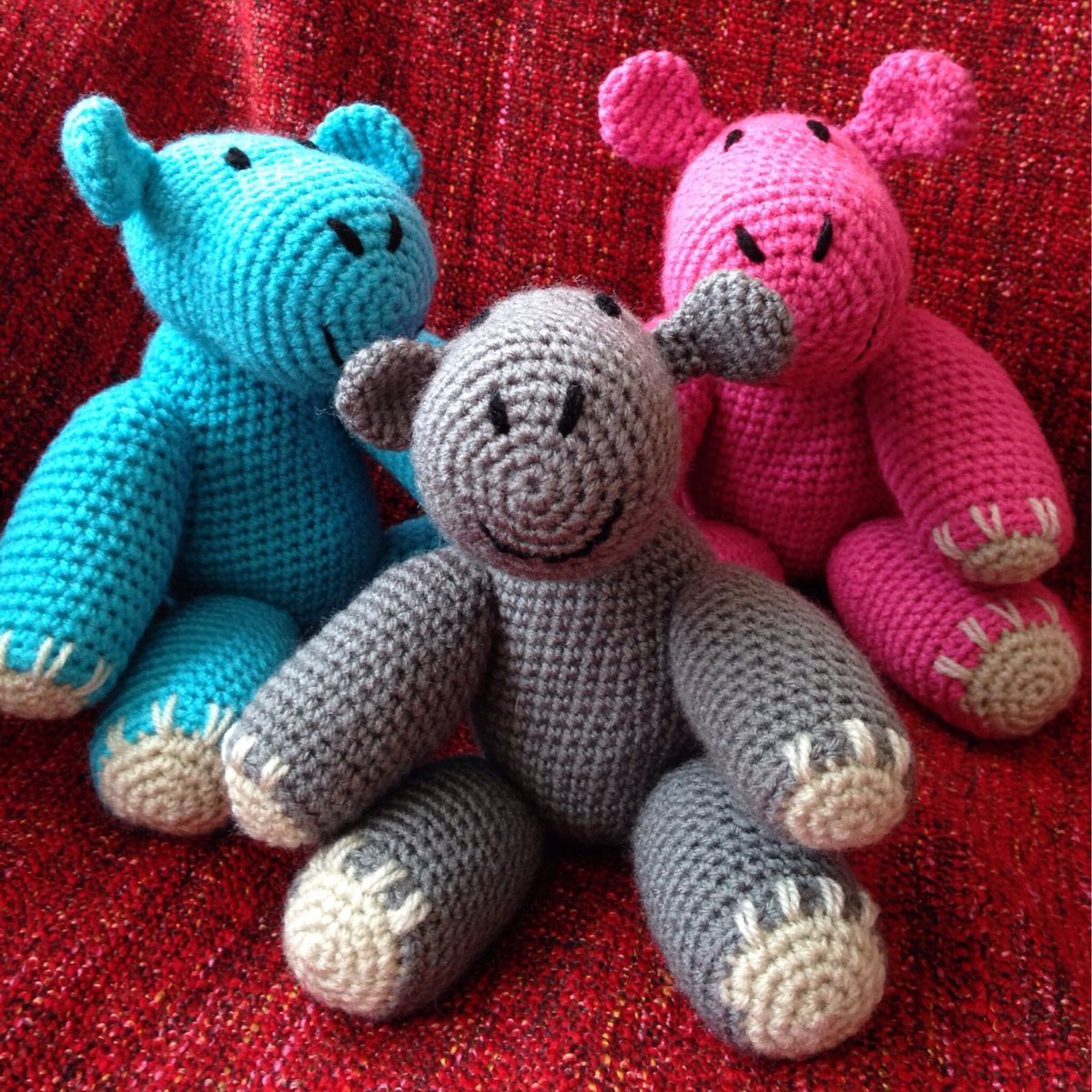 Looking for an alternative to the traditional teddy bear?  These sweet hippos make super cuddle companions 😊

bitzas.etsy.com/listing/239756…

#firsttmaster #MHHSBD #UKMakers