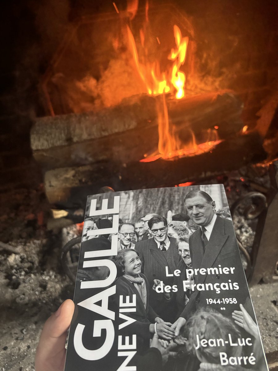 Dernier jour de l’habituel triptyque honorant tour à tour la mémoire du #Général, de #Chaban, et de nos soldats. <a href="/luc_barr/">Jean-Luc Barré</a> nous livre encore une fois un ouvrage riche et juste, rappelant à nos souvenirs l’importance de l’engagement national. 🇫🇷 #11novembre