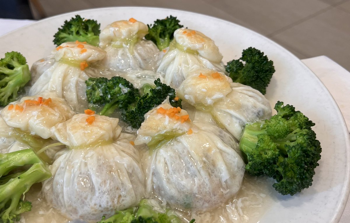 GastroWorldBlog's tweet image. Reviewed on Gastro World this week, Vintage Garden where those in the know can sample Chiu Chow dishes in Toronto. 

gastroworld.ca/2025/11/vintag…