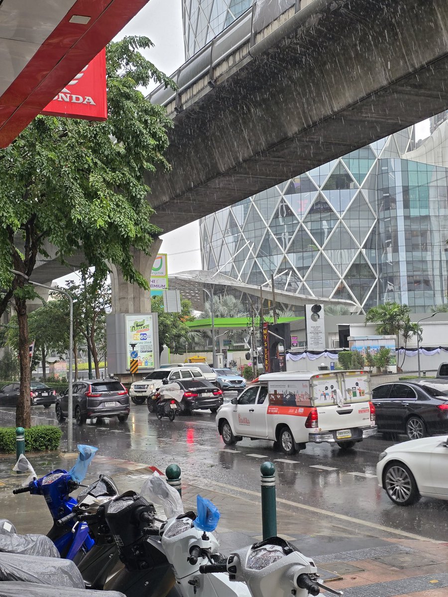 สามเจ็ดสูนสูน tweet media